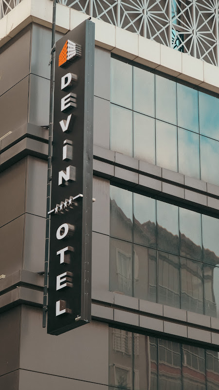 Devin Otel