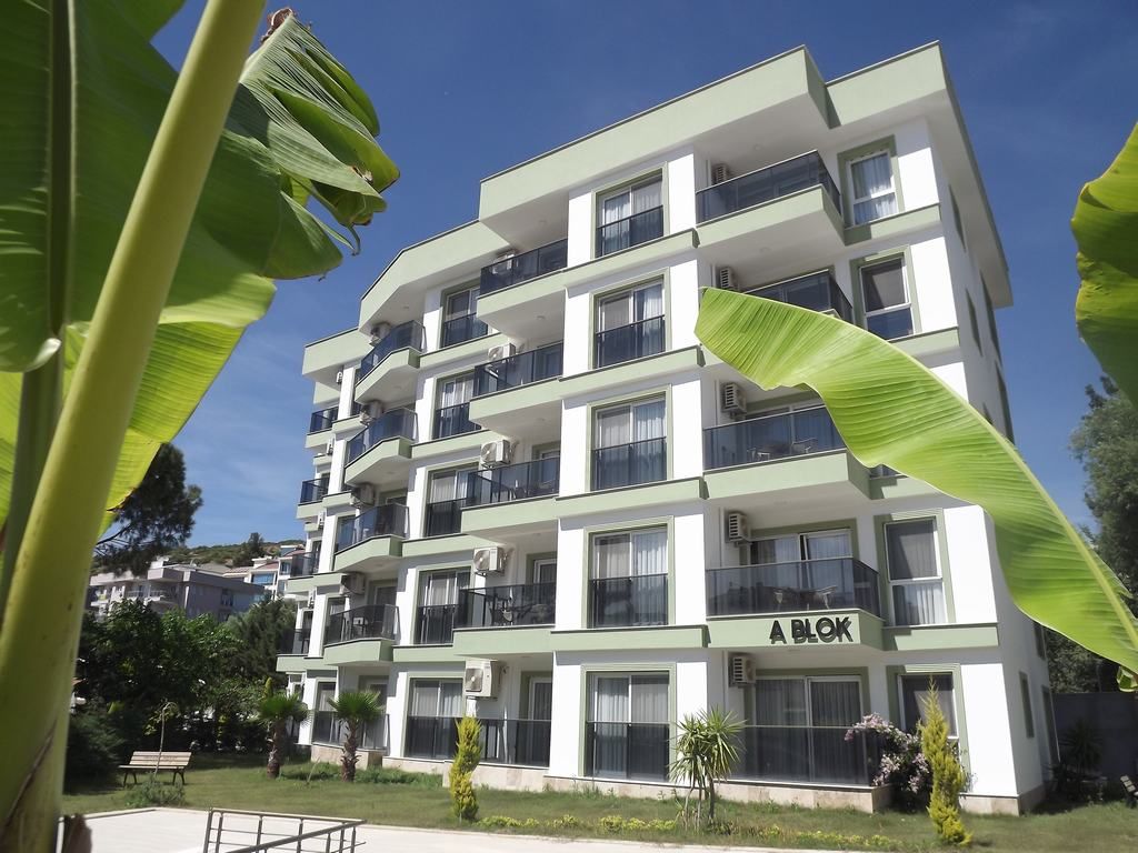 Royal Residence Apart