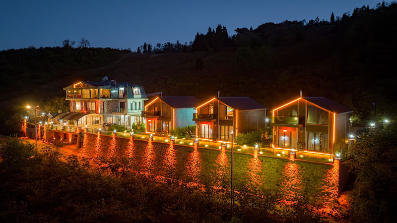 Poison Garden Suite & SPA