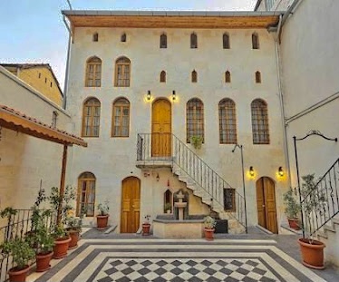 Dilek Hanım Konağı SÜRER