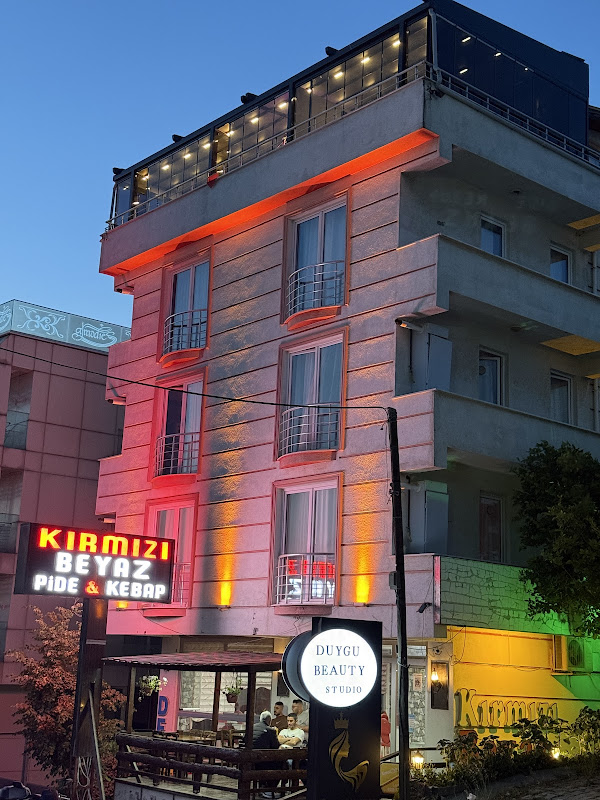 Armutlu Kırmızı Beyaz Apart