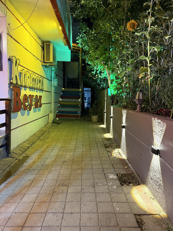 Armutlu Kırmızı Beyaz Apart