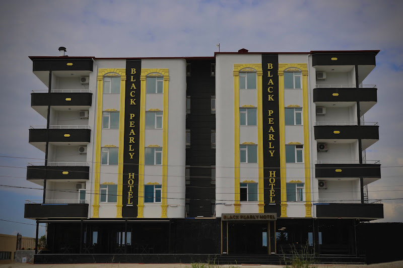 BLACK PEARLY HOTEL