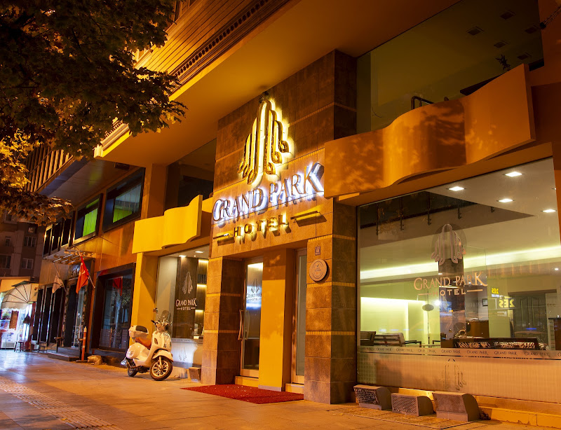 Grand Park Hotel