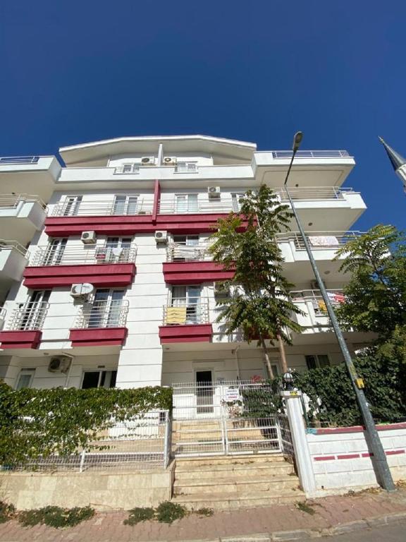 Nurer Kız Apartı Antalya