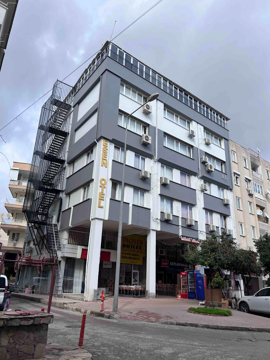 Wolf of the city hotel & spa