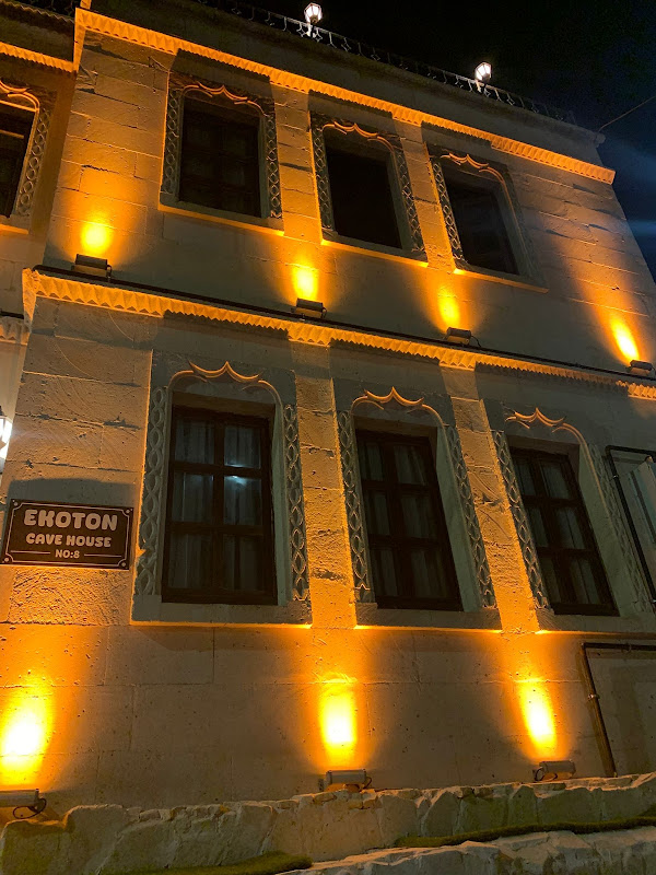 Ekoton Cave Hotel