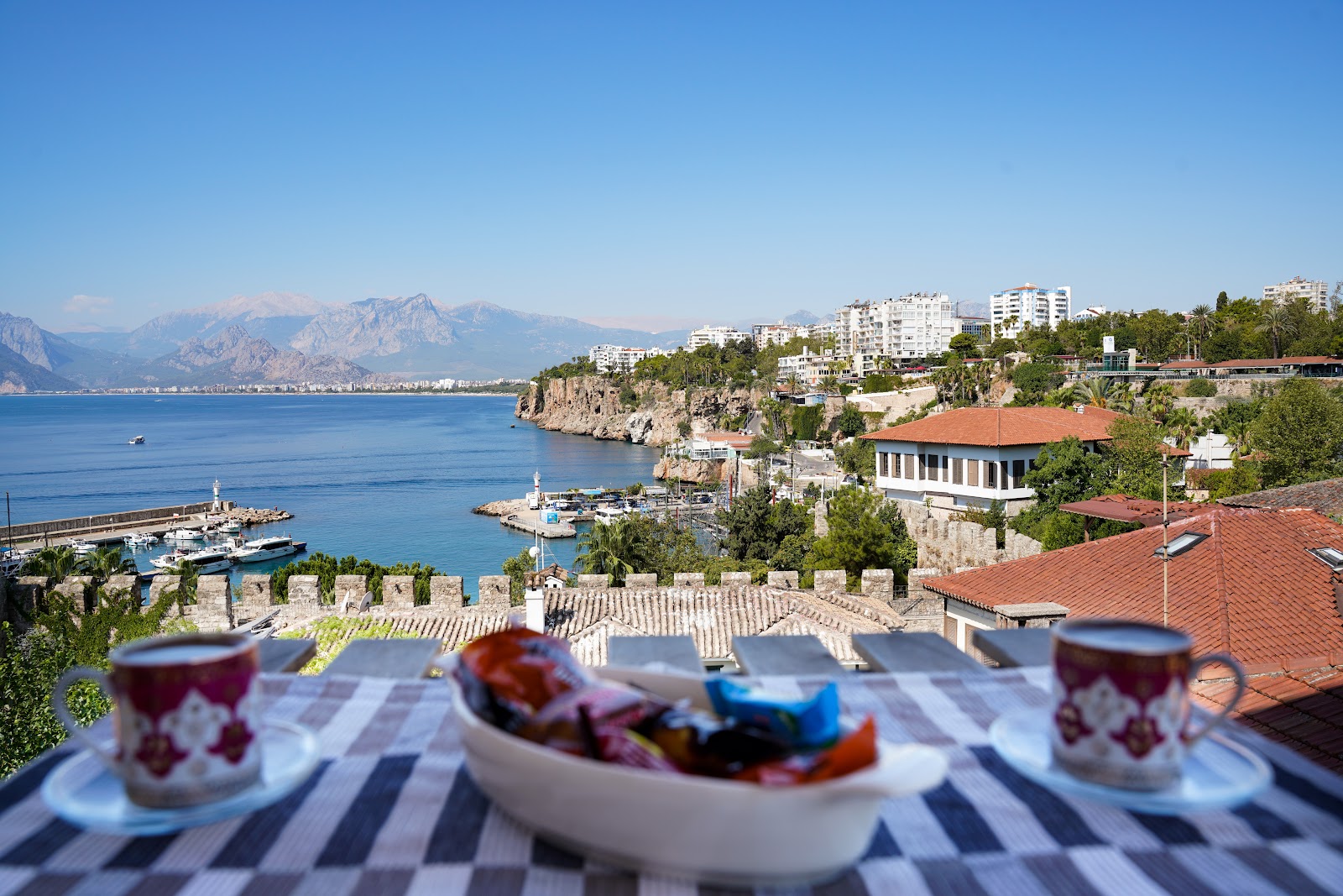 Vibrant Hotel Suite located in Historical area surrounded by Nature