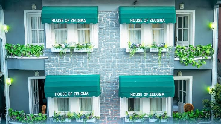 Magnaura House Hotel