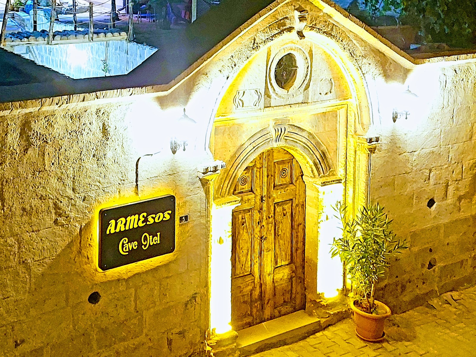 Helios Cave Hotel