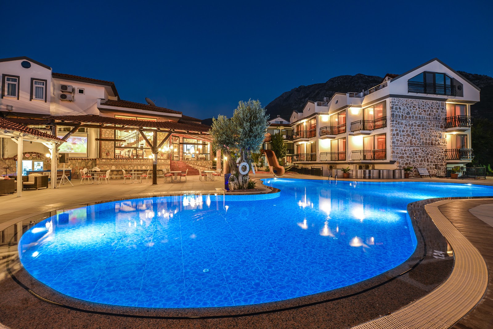 California Apart Hotel