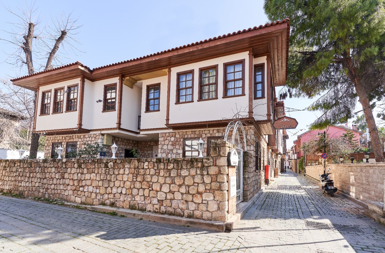 Delight Deluxe Hotel