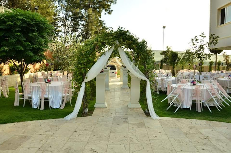Defne Asya Garden Otel Kır Bahçesi Düğün Vip Balo Salonu Harbiye