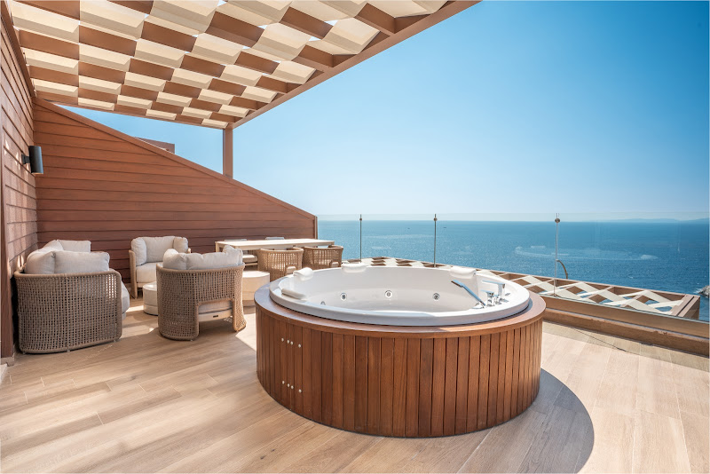 QLUSIVE HOTEL