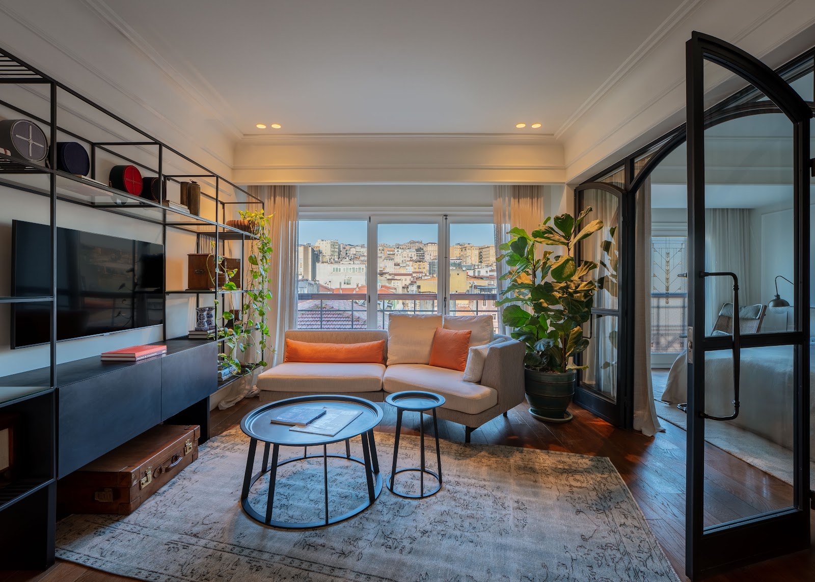 Hovagimyan Hotel and Suites