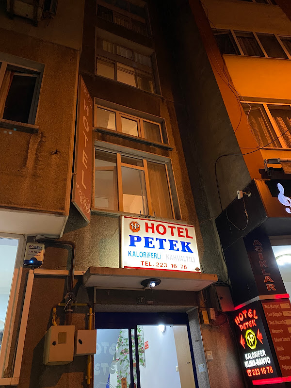 Petek Hotel