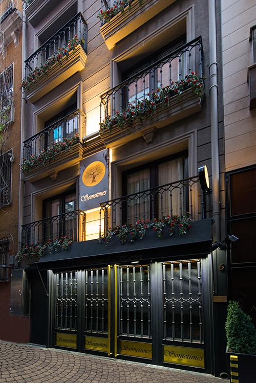 Ayramin Deluxe Hotel