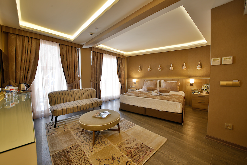 Ayramin Deluxe Hotel