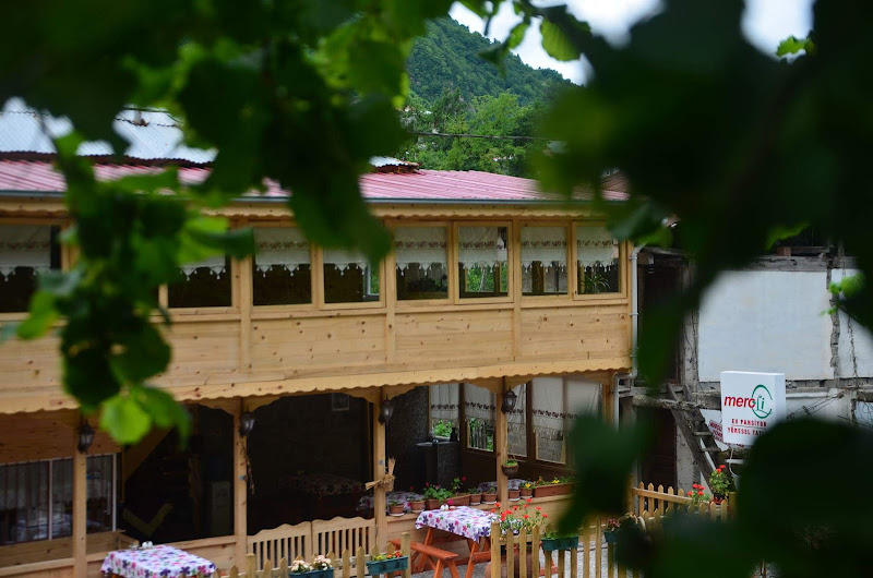 MEROLİ EV PANSİYON & YÖRESEL TATLAR