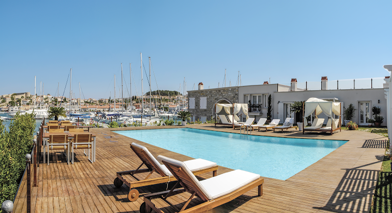 Cesme Marina Guest House
