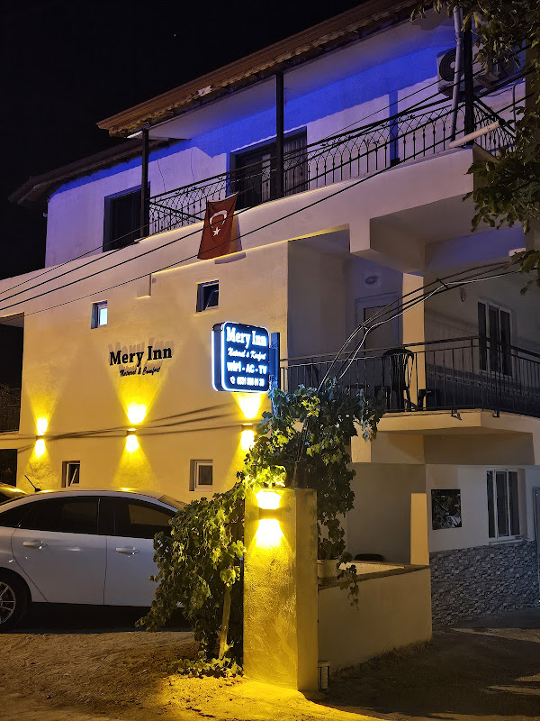Mery Inn House
