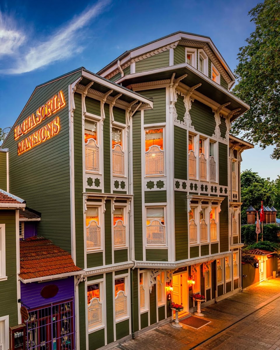 Hagia Sofia Mansions Istanbul, Curio Collection by Hilton