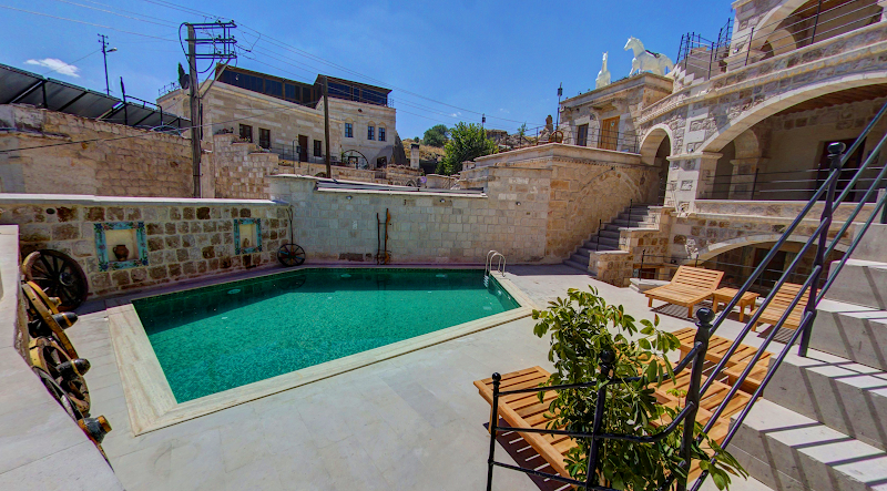 Capp Royal Cave Hotel