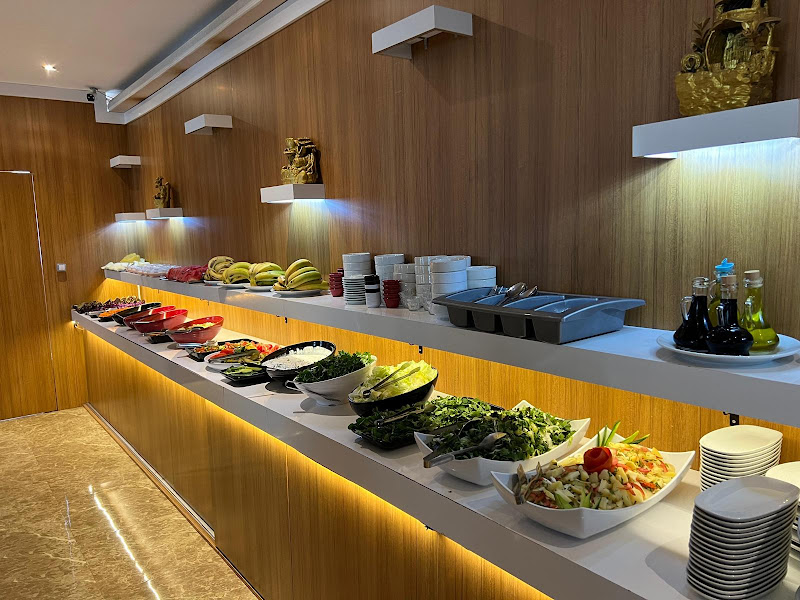 Hotel Golden Lightning