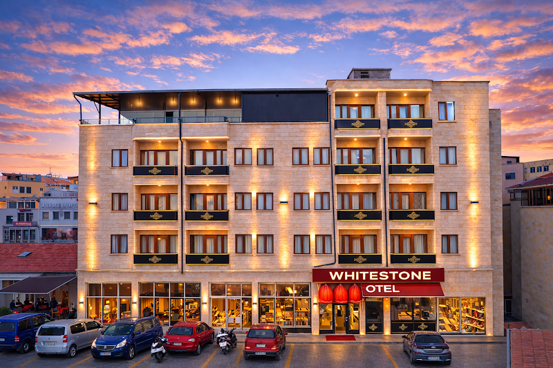Whitestone Otel