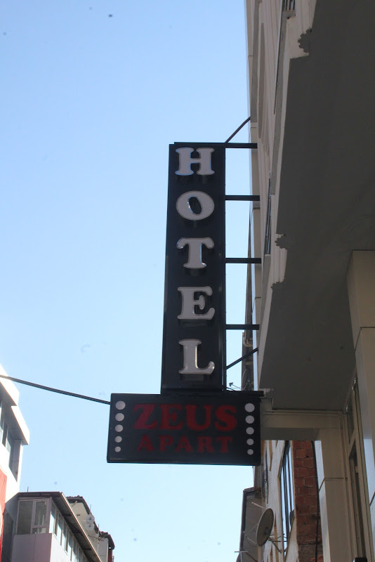 ZEUS APART HOTEL