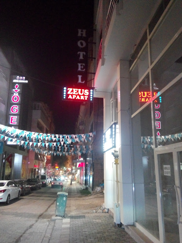ZEUS APART HOTEL