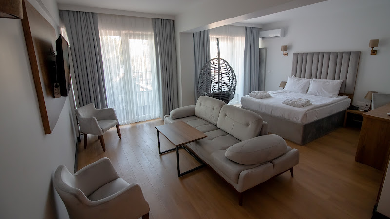 Lake Life Hotel (Business life Hotels)