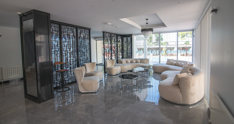 Lake Life Hotel (Business life Hotels)