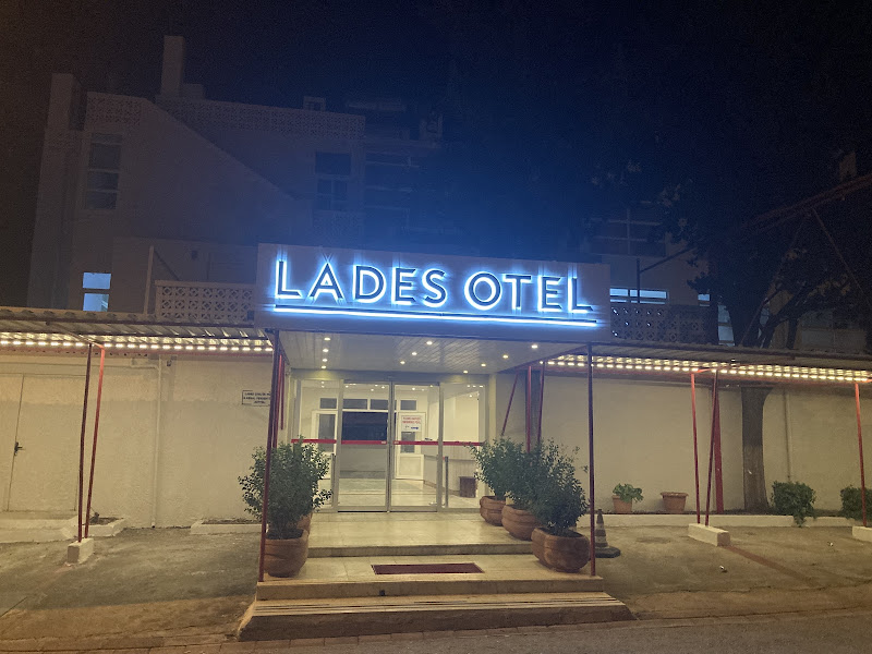 Lades Hotel