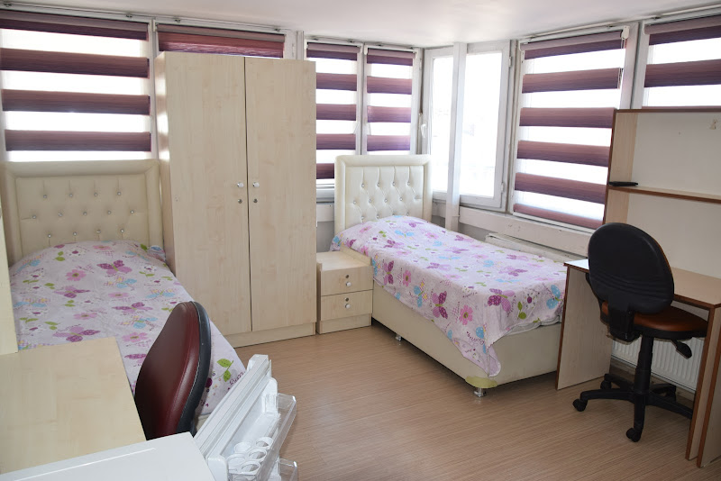 Kelebek Kız Pansiyonu