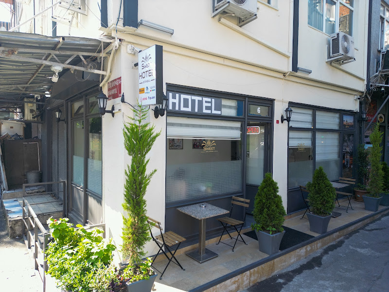 Sweet Hotel