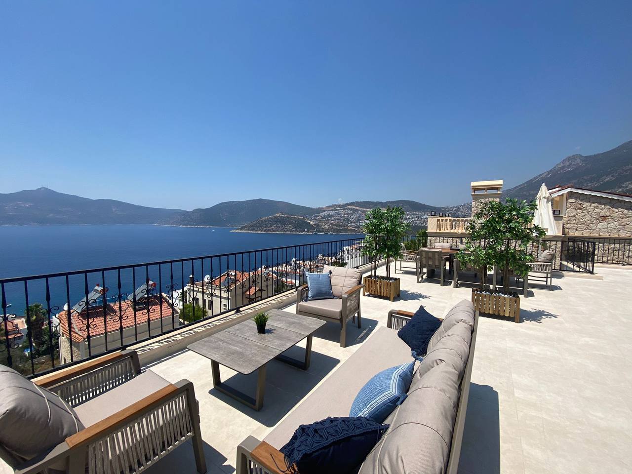 Kuluhana Hotel & Villas