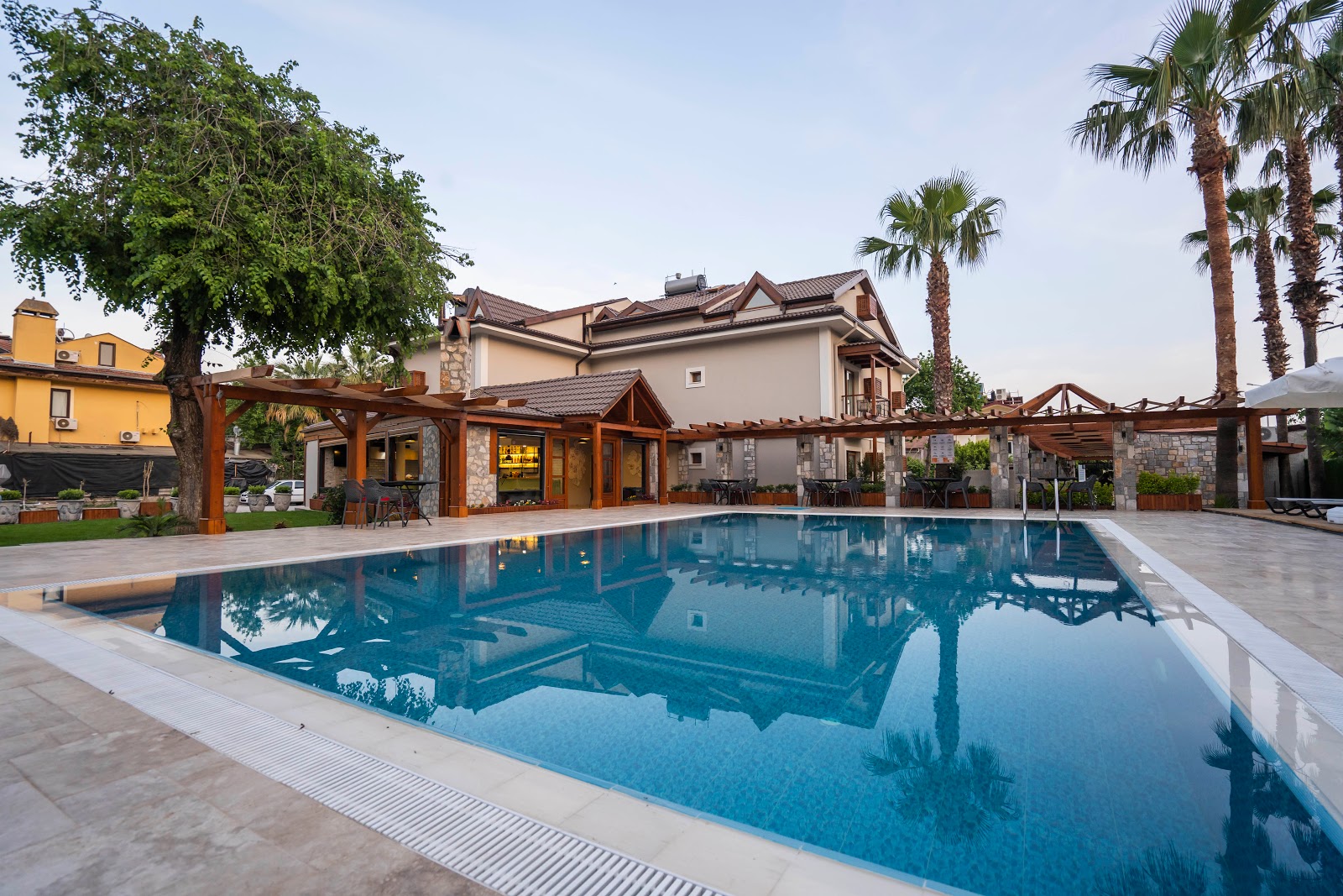 Dedeminn Garden Hotel