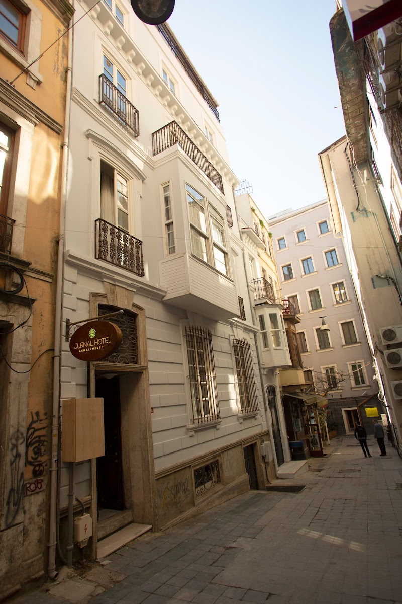 The Merwano Asmali Pera Hotel