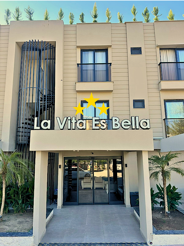 Hotel La Vita Es Bella