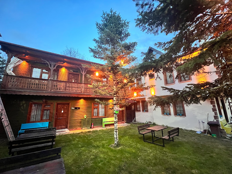 Abant Dört Mevsim Konağı (Alkolsüz Müessese)