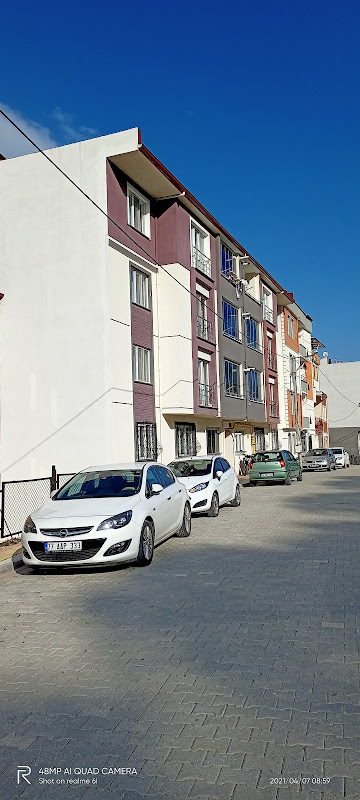 Atatürk Mahallesi İstiklal Apartmanı