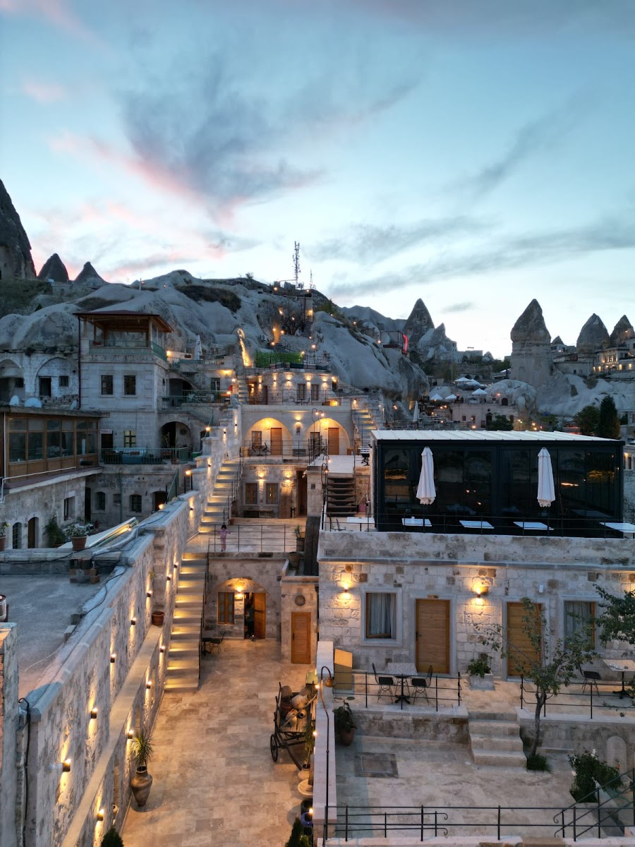 Secret Hill Cave Suites