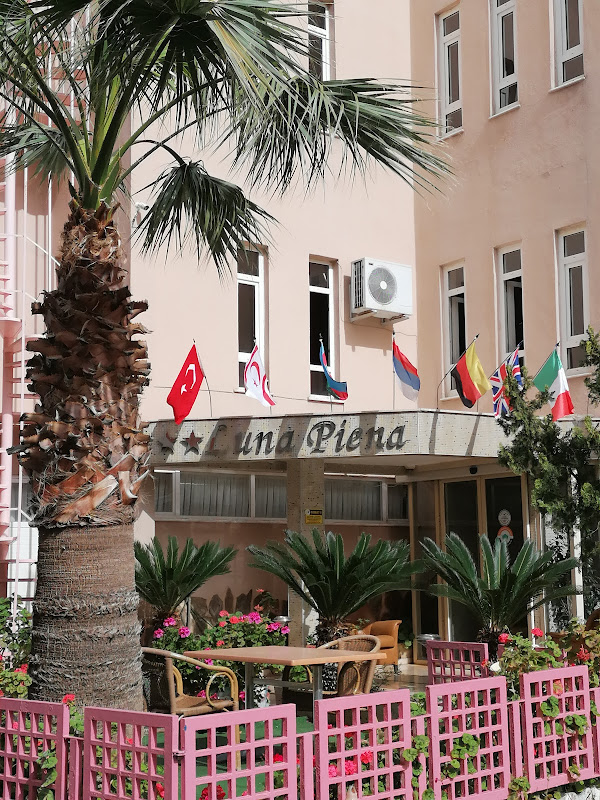 Luna Piena Beach Hotel