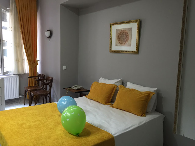 Tables Hotel, Hotel ICS