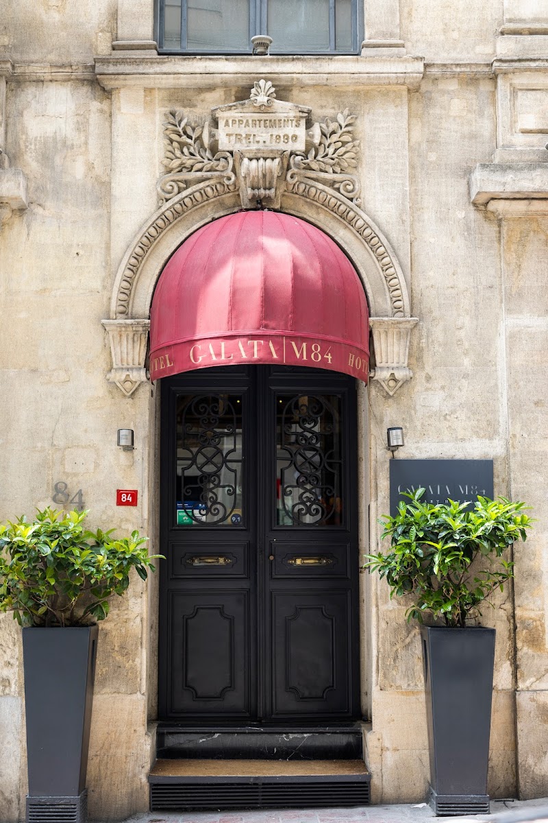 Adahan DeCamondo Pera, Autograph Collection