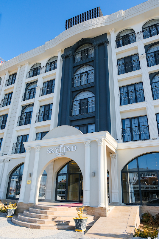 SKYLIND HOTEL