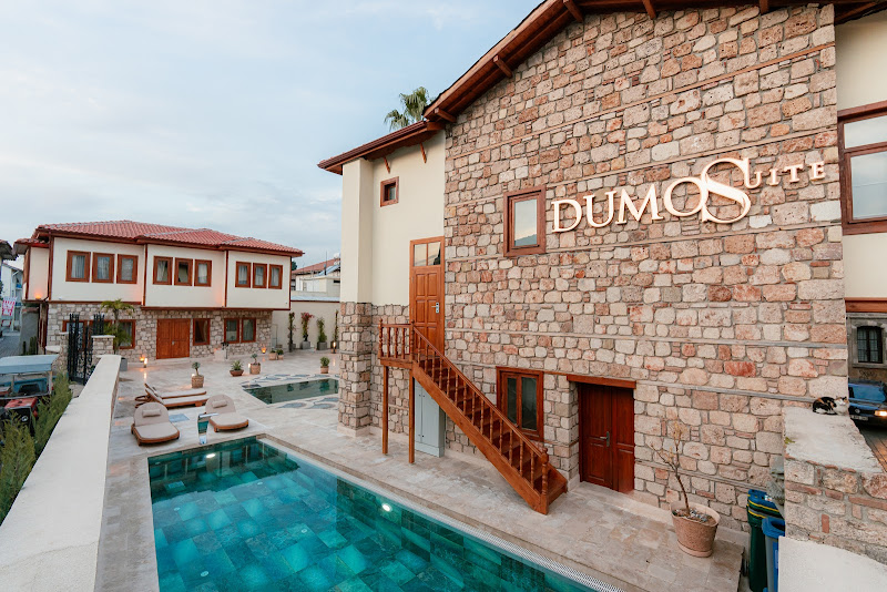 Dumos (Adult Only +12)