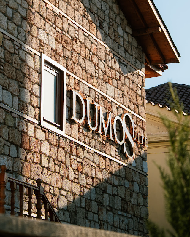 Dumos (Adult Only +12)