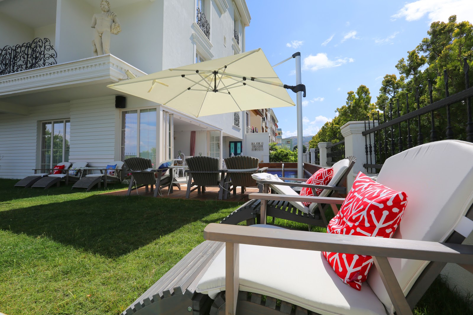 Vinifera Vineyards Hotel